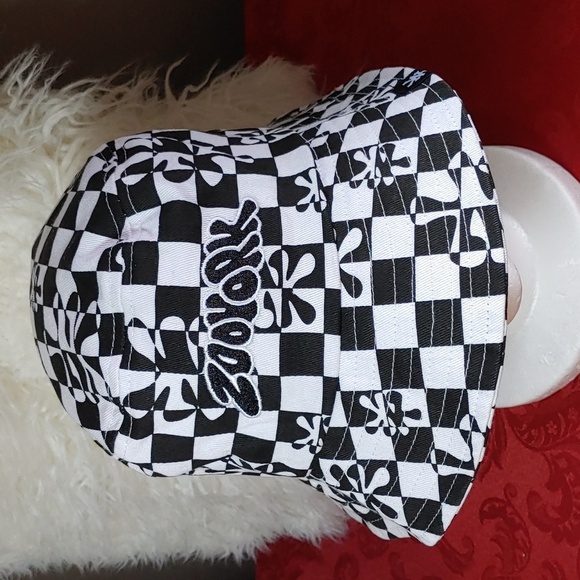 Zoo York Black & White Checkered Unisex Bucket Hat - Picture 1 of 10